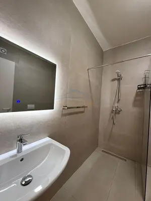 Apartament 1+1 me qera në Rruga e Kavajës, Tiranë, 80 m². Foto 7 nga 8