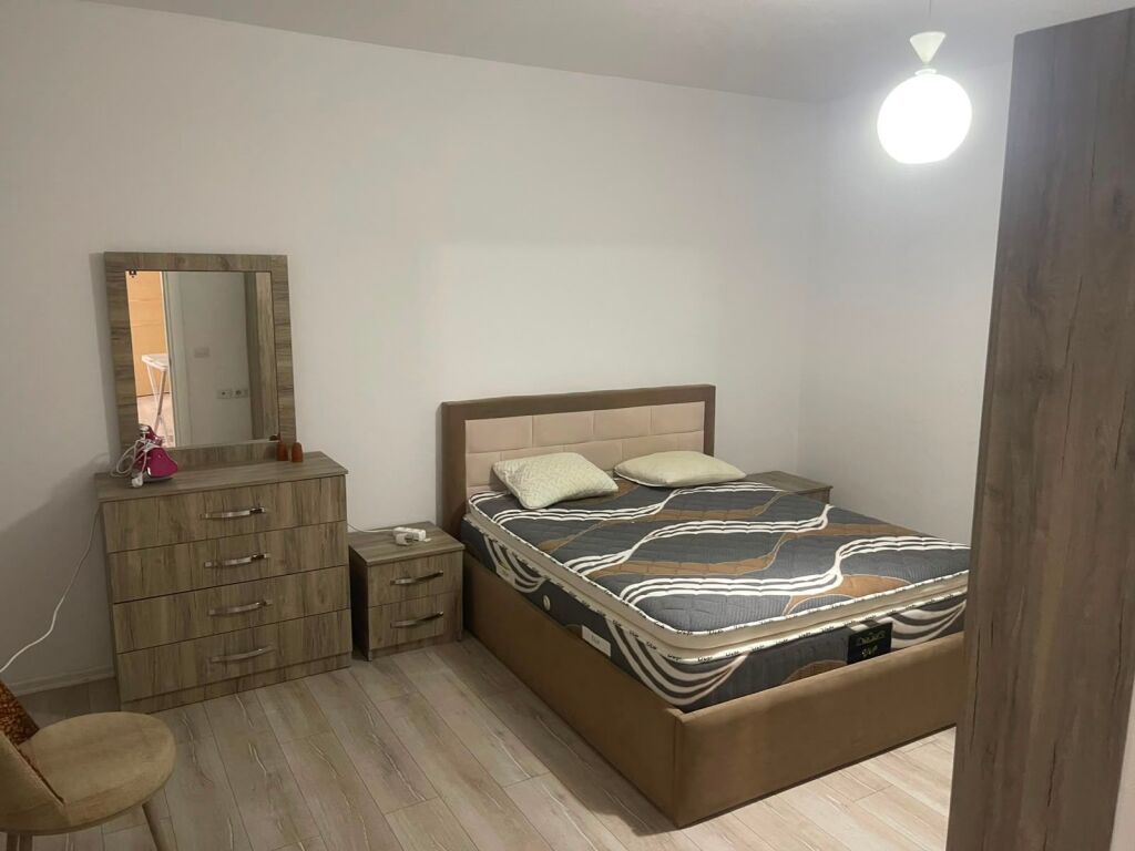 Apartment 1+1 for rent in Bulevardi Zogu I, Tirana, 70 m². Photo 2 of 3