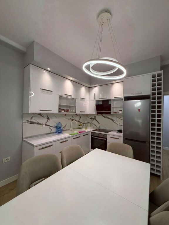 Shtëpi private 2+1 me qera në Ish Fusha e Aviacionit, Tiranë, 90 m². Foto 2 nga 3