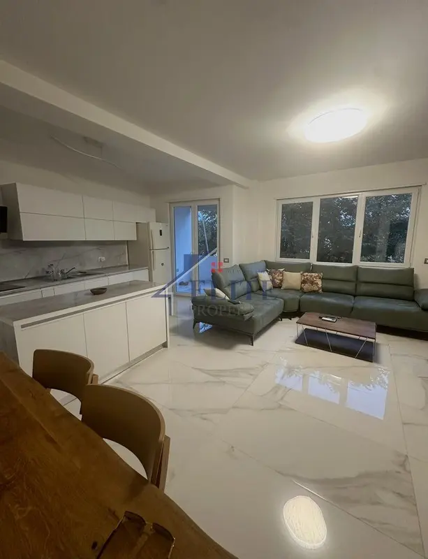 Apartament 2+1 me qera në Liqeni i Thatë, Tiranë, 120 m²