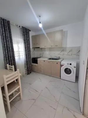 Studio for rent in Rruga e re, Vlorë, 50 m². Photo 1 of 12