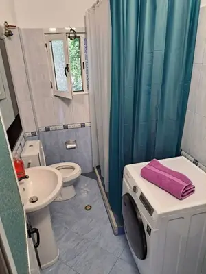 Apartament 2+1 me qera në Xhamlliku, Tiranë, 75 m². Foto 3 nga 5
