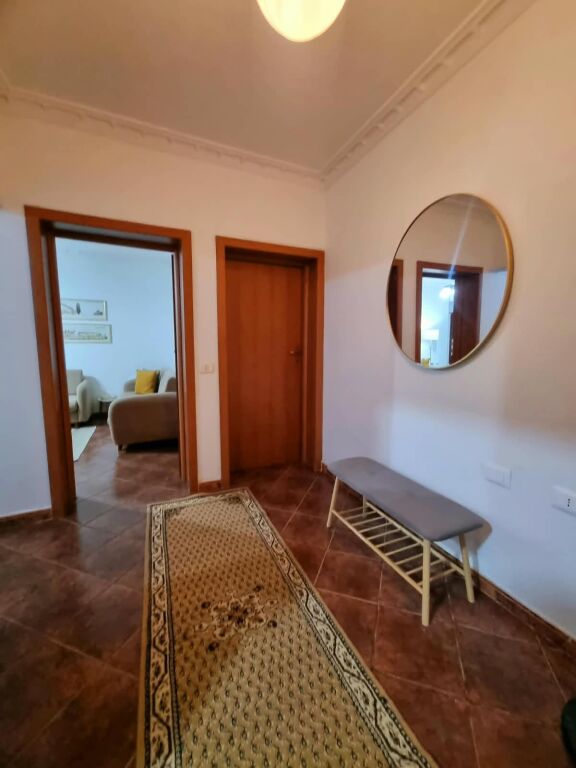 Appartamento 2+1 in affitto a Rruga e Elbasanit, Tirana, 100 m². Foto 3 di 3