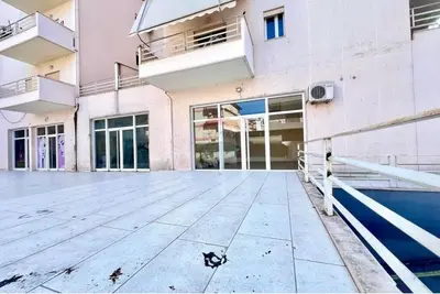 Negozio in affitto ad Albano dhe Romina, Valona, 50 m². Foto 4 di 9