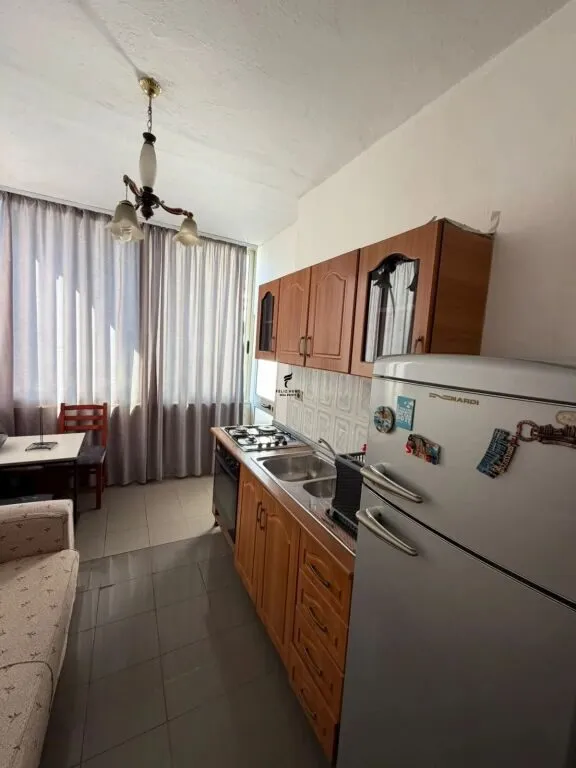 Apartament 1+1 me qera në Blloku, Tiranë, 60 m². Foto 1 nga 6