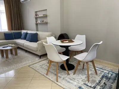 Apartament 2+1 me qera në Rruga Pjetër Budi, Tiranë, 100 m². Foto 2 nga 11