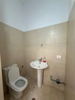 Dyqan me qera në Tregu i Përditshëm i Fruta Perimeve, Durrës, 51 m². Foto 2 nga 9