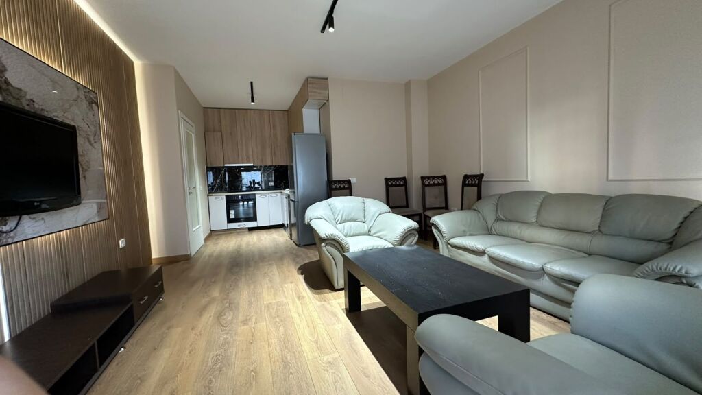Apartament 1+1 me qera në Liqeni i Thatë, Tiranë, 65 m². Foto 2 nga 3