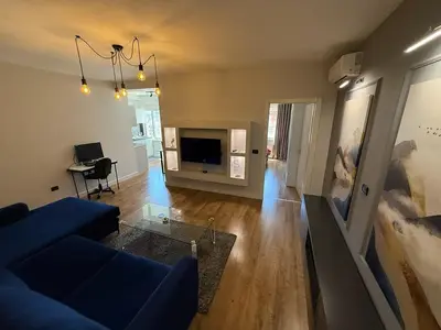 Appartamento 1+1 in affitto a Komuna e Parisit, Tirana, 72 m². Foto 2 di 8