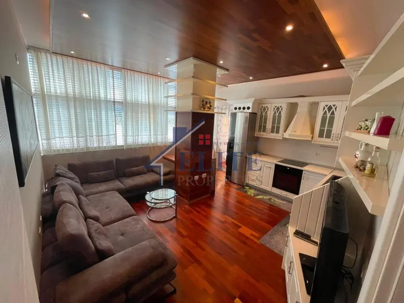 Appartamento 1+1 in affitto a Pazari i Ri, Tirana, 60 m²
