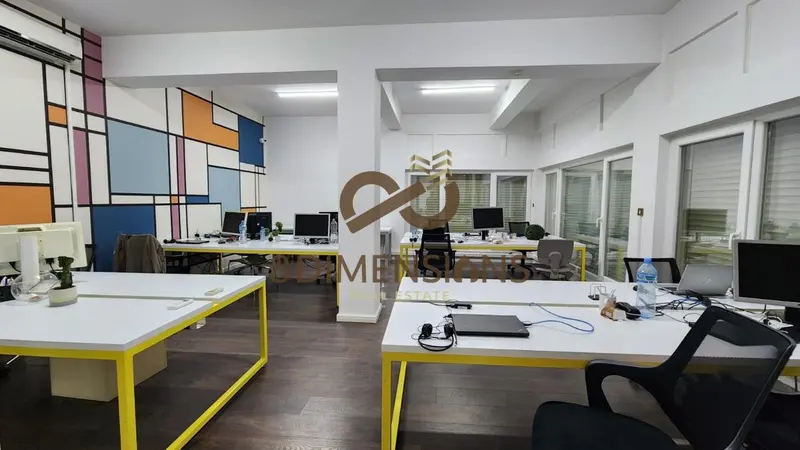 Zyrë me qera në Blloku, Tiranë, 900 m²