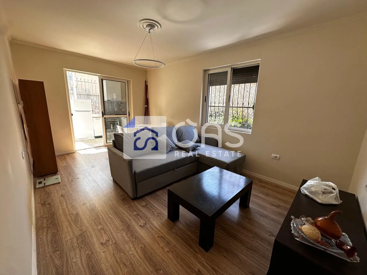 Apartment 1+1 for rent in 21 Dhjetori, Tirana, 50 m². Photo 1 of 2