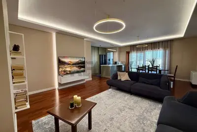 Apartment 3+1 for rent in Liceu Artistik Jordan Misja, Tirana, 150 m². Photo 5 of 8