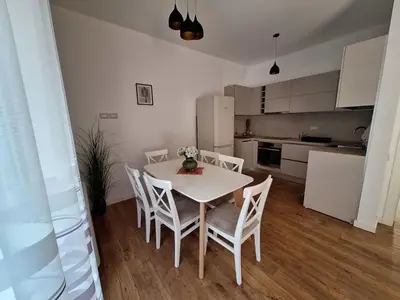 Appartamento 2+1 in affitto a Rruga e Elbasanit, Tirana, 80 m². Foto 2 di 4