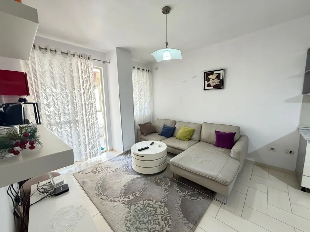 Apartment 2+1 for rent in Yzberisht, Tirana, 70 m². Photo 1 of 8