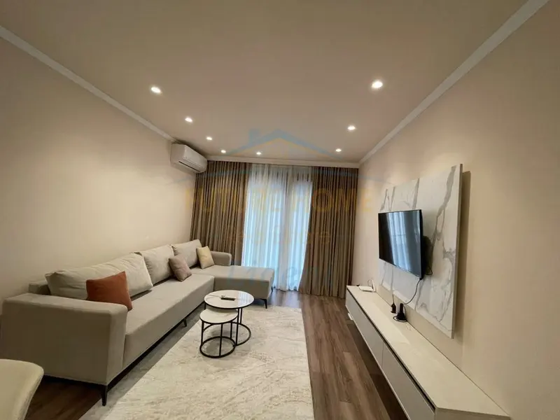 Appartamento 1+1 in affitto a Liqeni i Thatë, Tirana, 72 m²