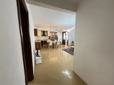 Appartamento 2+1 in affitto a Rruga Bardhok Biba, Tirana, 85 m². Foto 2 di 8