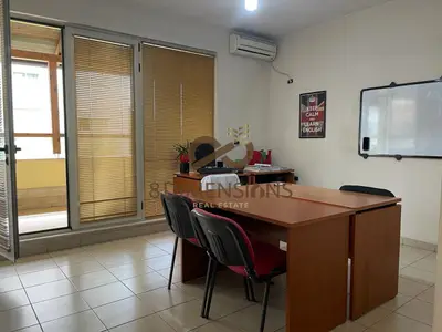 Office for rent in Don Bosko, Tirana, 140 m². Photo 2 of 12