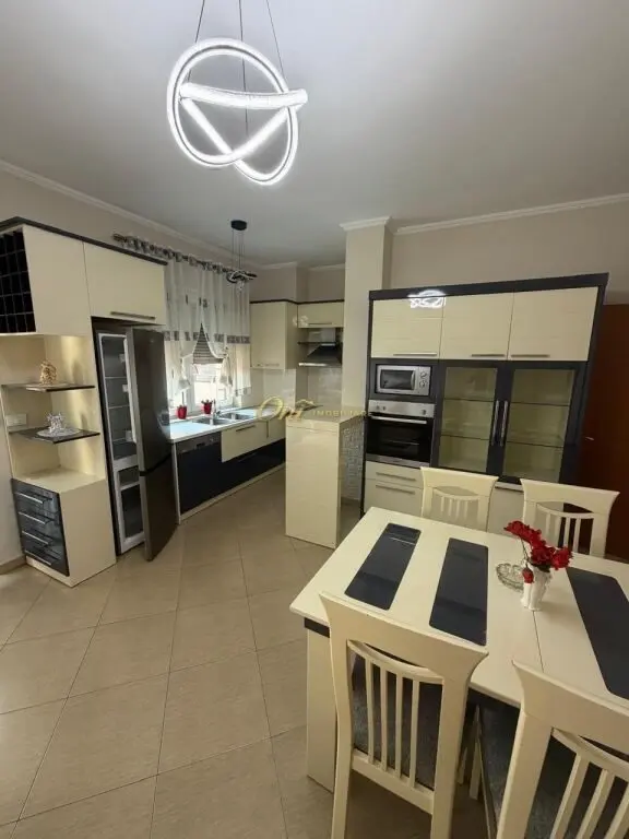 Apartment 1+1 for rent in Rruga e Bogdanëve, Tirana, 72 m²