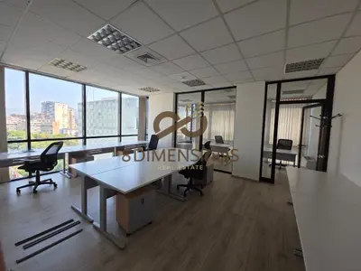 Dyqan me qera në Rruga e Elbasanit, Tiranë, 330 m². Foto 2 nga 5