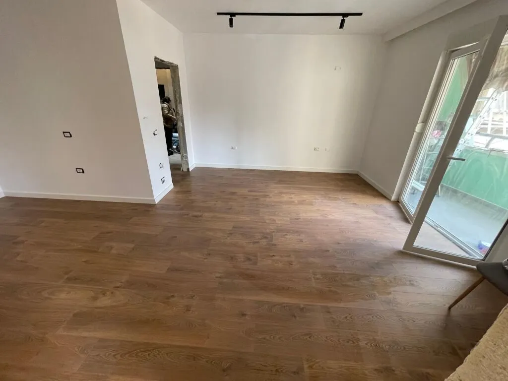 Apartament 1+1 me qera në Rruga Dervish Hima, Tiranë, 67 m². Foto 1 nga 6