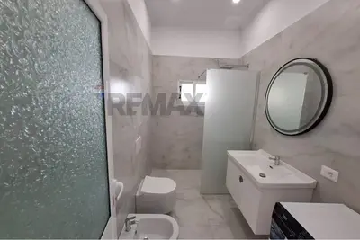 Shtëpi private 1+1 me qera në Centrale, Vlorë, 80 m². Foto 8 nga 11