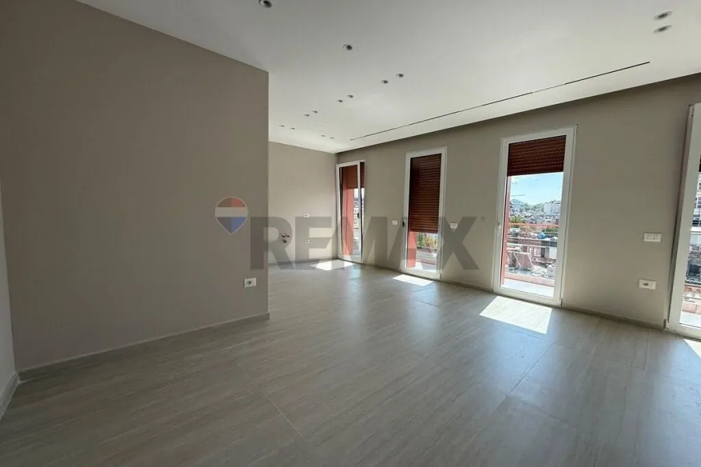 Ufficio in affitto a Blloku, Tirana, 101 m². Foto 1 di 3