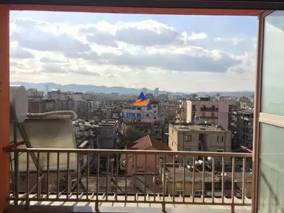 Appartamento 1+1 in affitto a Rruga Xhanfize Keko, Tirana, 60 m². Foto 8 di 9