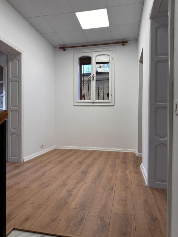 Vilë me qera në Xhamlliku, Tiranë, 310 m². Foto 3 nga 3