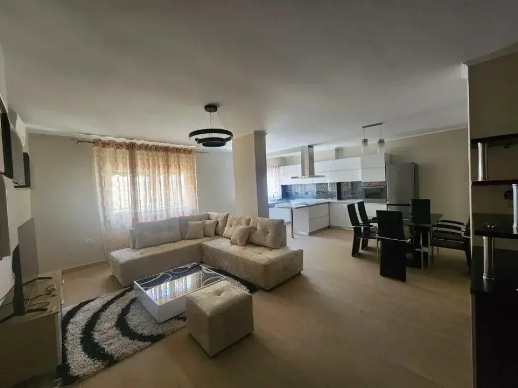 Appartamento 2+1 in affitto a Komuna e Parisit, Tirana, 119 m²