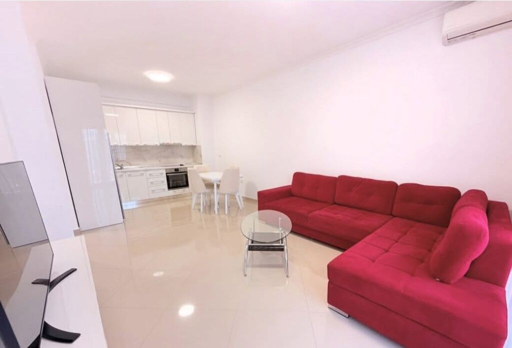 Casa indipendente 1+1 in affitto ad Unaza e Re, Tirana, 65 m²