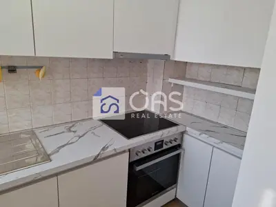 Apartment 1+1 for rent in Stacioni i Trenit, Tirana, 60 m². Photo 2 of 9