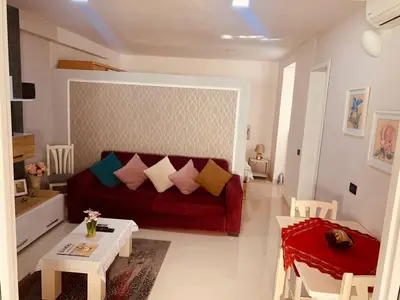 Vilë 1+1 me qera në Rruga e Kavajës, Tiranë, 50 m². Foto 2 nga 11