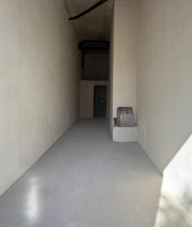 Commercial space for rent in Rruga e Kavajës, Tirana, 38 m². Photo 3 of 3