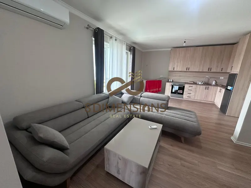 Apartament 2+1 me qera në Liqeni i Thatë, Tiranë, 80 m²