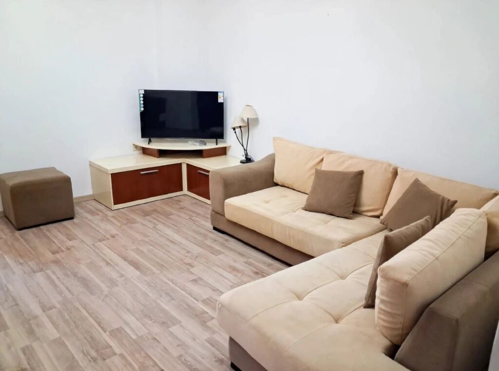Apartament 1+1 me qera në Sheshi Skënderbej, Tiranë, 78 m²