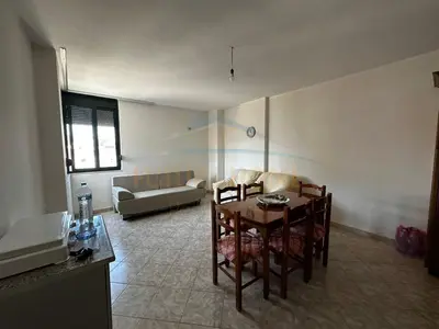 Appartamento 2+1 in affitto a Rruga Mujo Ulqinaku, Durazzo, 92 m². Foto 6 di 7