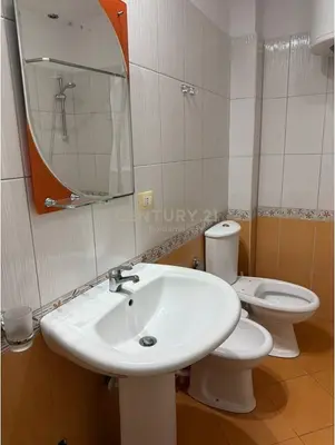 Apartment 2+1 for rent in Rruga Mujo Ulqinaku, Durrës, 87 m². Photo 8 of 10