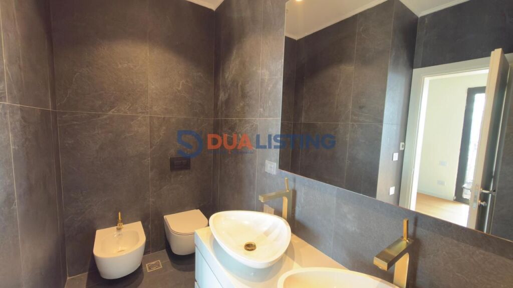 Office for rent in 21 Dhjetori, Tirana, 180 m². Photo 3 of 3