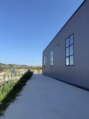 Magazinë me qera në Arbane, Tiranë, 1 300 m². Foto 3 nga 5