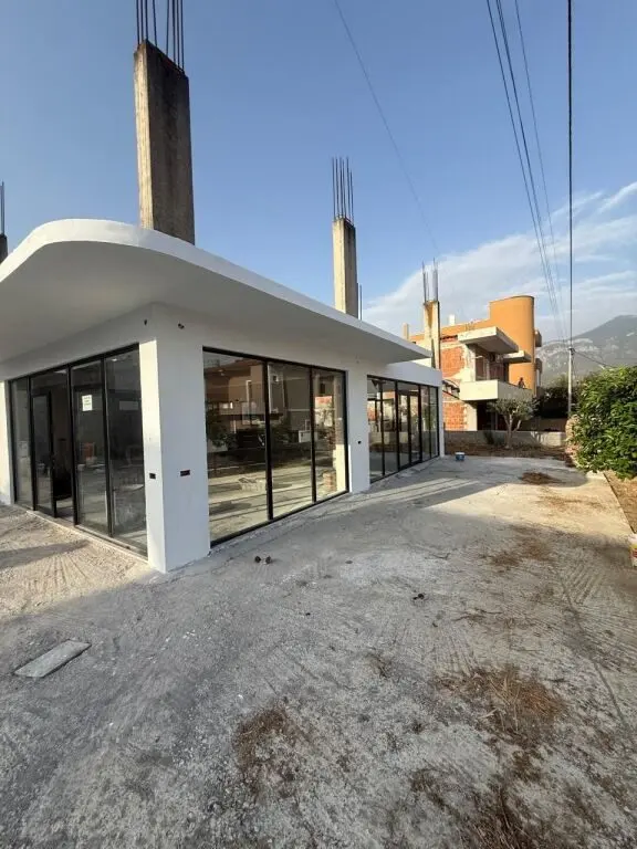 Locale commerciale in affitto a Babrru, Kamza, 100 m²