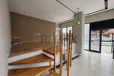 Locale in affitto a Rruga Haxhi Dalliu, Tirana, 54 m². Foto 2 di 3