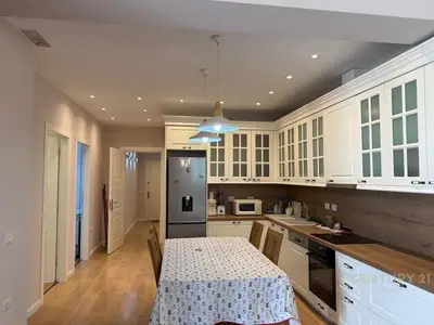 Appartamento 3+1 in affitto a Shkolla e Kuqe, Tirana, 132 m². Foto 10 di 12