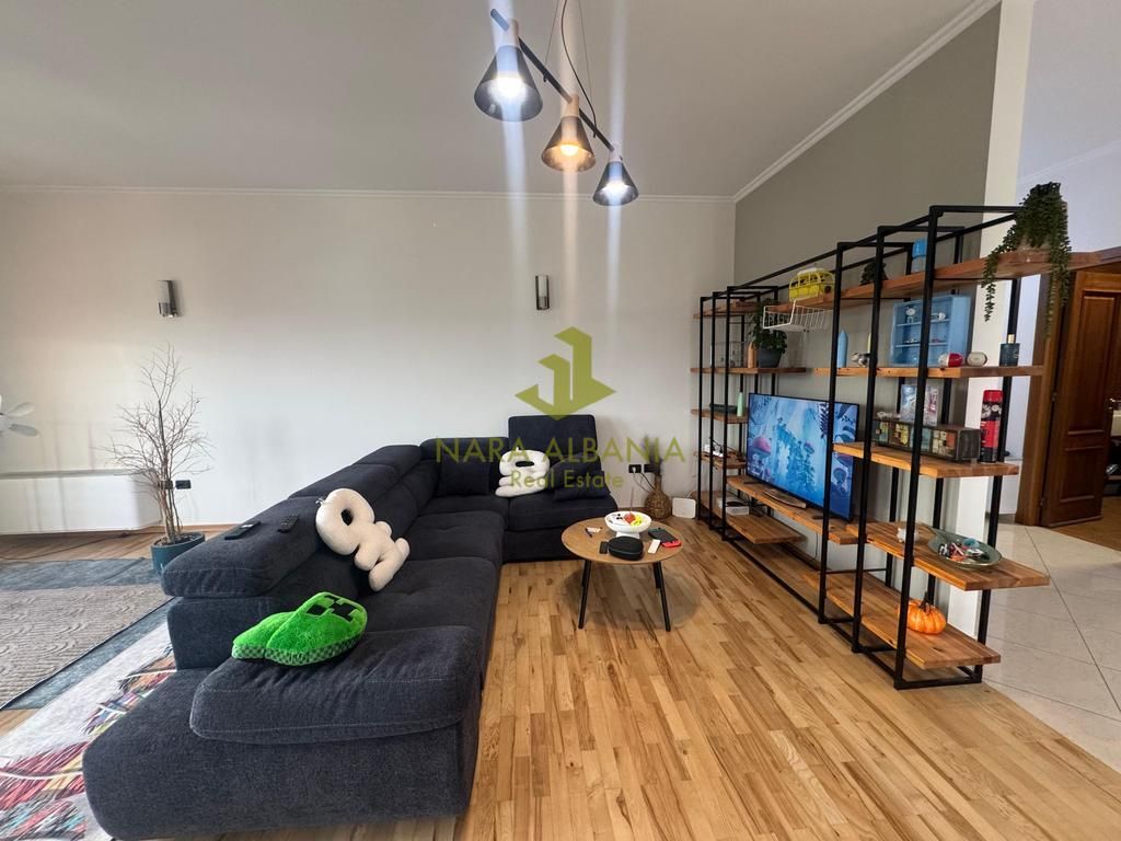 Appartamento 2+1 in affitto a Rruga e Elbasanit, Tirana, 162 m². Foto 1 di 3