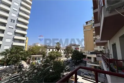 Apartament 2+1 me qera në Rruga Gjergj Kastrioti, Vlorë, 92 m². Foto 2 nga 12