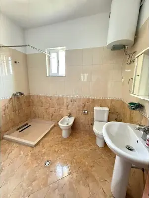 Apartament 2+1 me qera në Vilat Gjermane, Tiranë, 110 m². Foto 5 nga 6