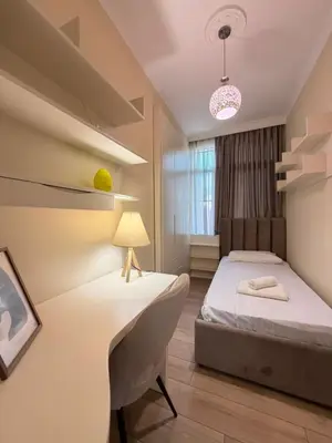 Apartament 3+1 me qera në Ish Ekspozita, Tiranë, 105 m². Foto 6 nga 7