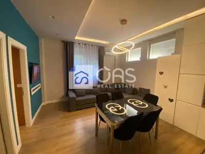 Apartament me qera në Liqeni i Thatë, Tiranë, 60 m². Foto 2 nga 5
