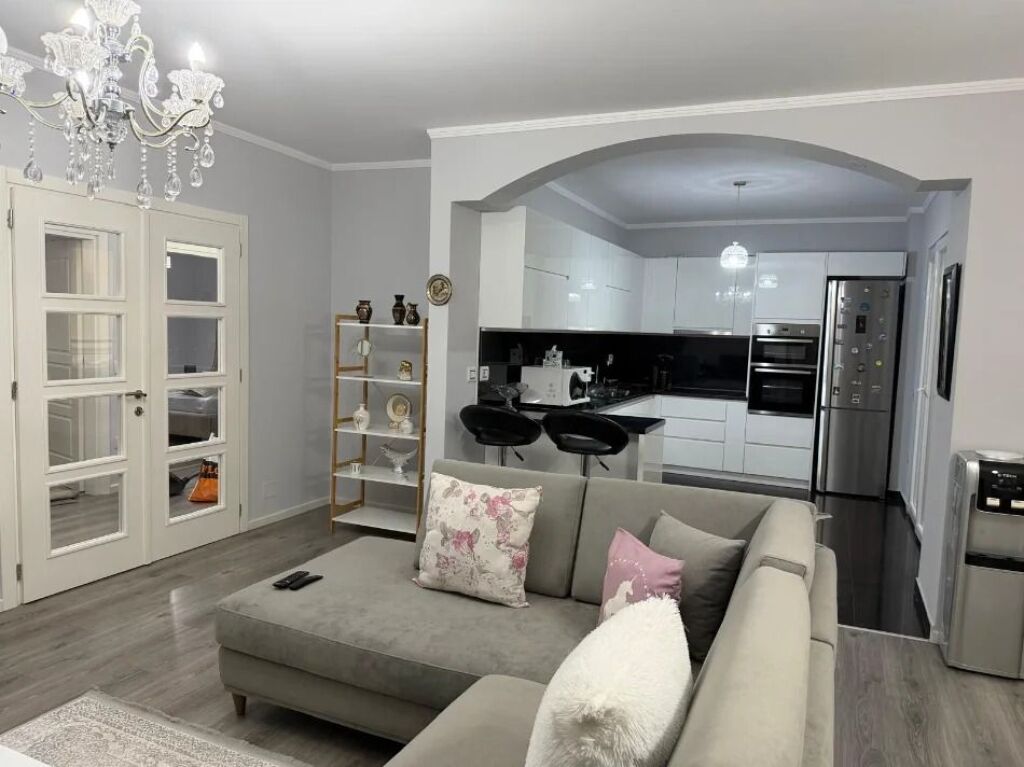 Appartamento 2+1 in affitto a Liqeni i Thatë, Tirana, 150 m². Foto 2 di 3