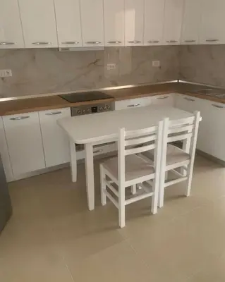 Apartament 1+1 me qera në Shkolla e Bashkuar, Tiranë, 83 m². Foto 3 nga 3
